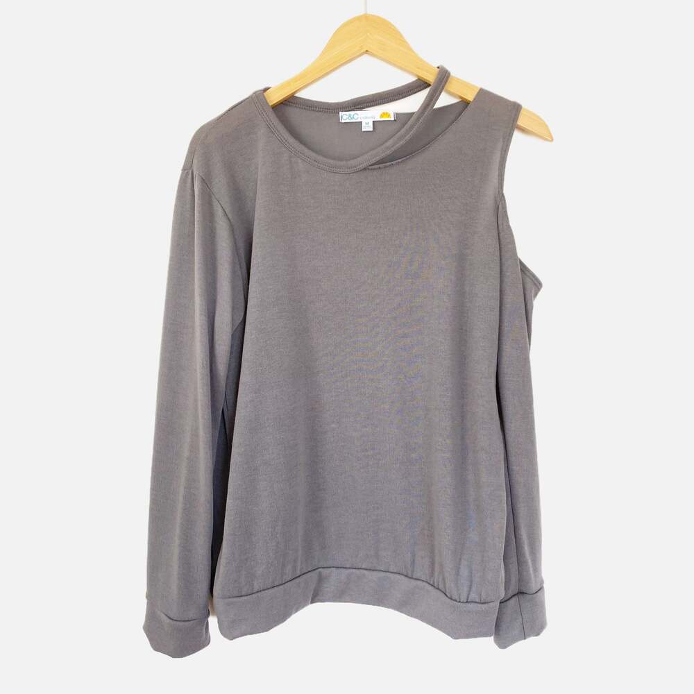 C&C California Cut Out Cold Shoulder Pullover Sweater Medium